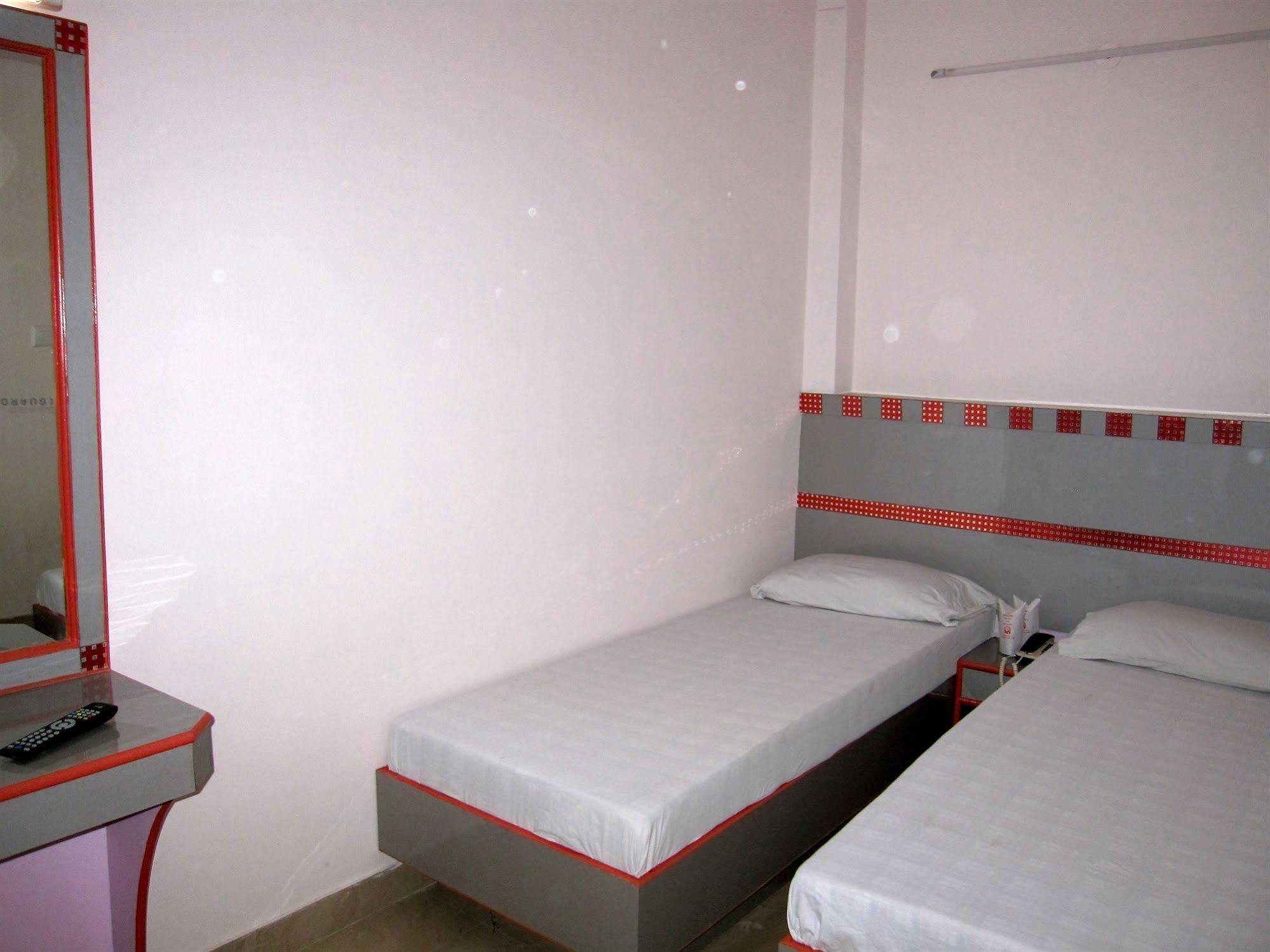 ניו דלהי Hotel Kwality מראה חיצוני תמונה