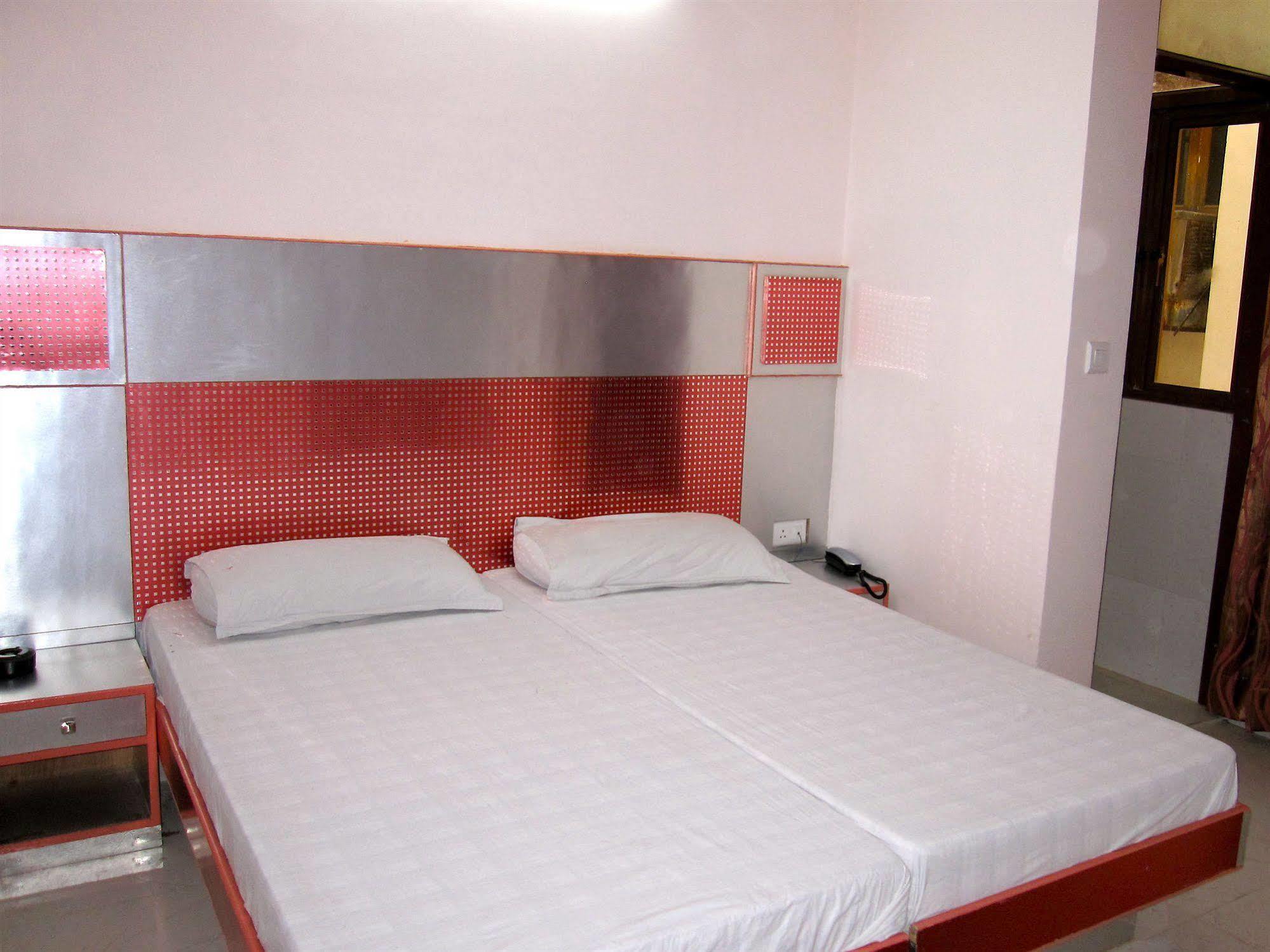 ניו דלהי Hotel Kwality מראה חיצוני תמונה