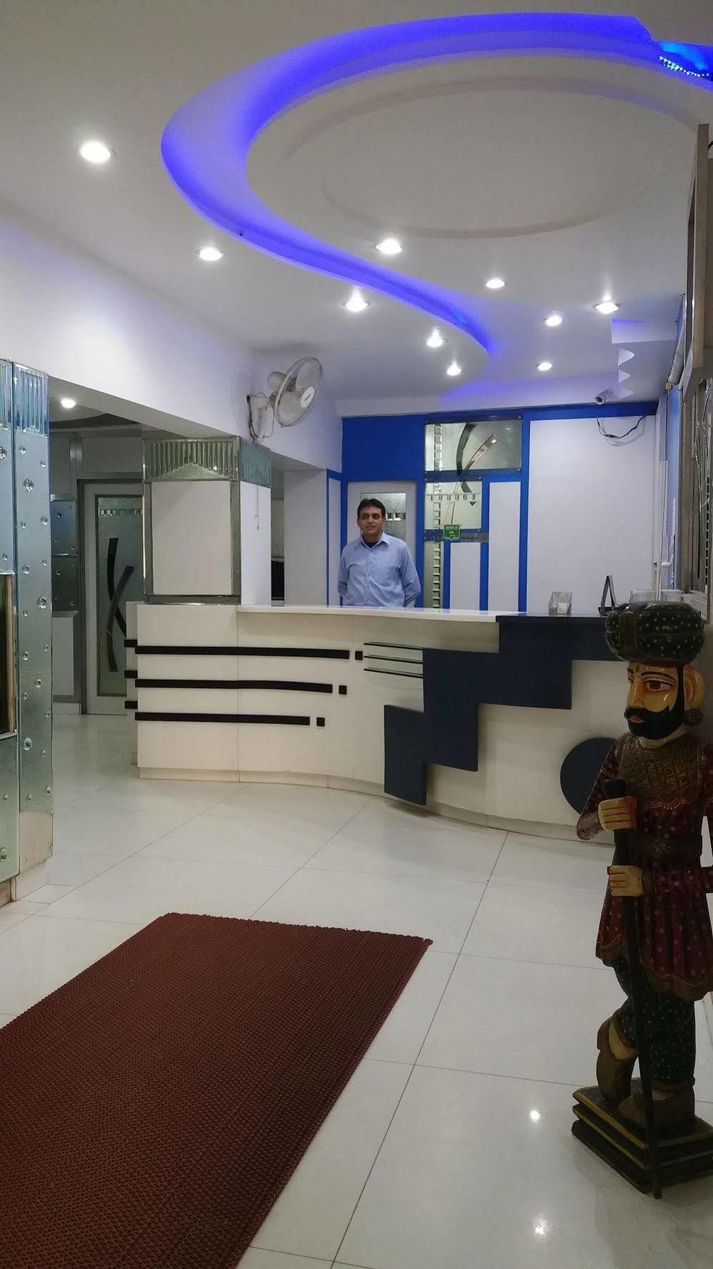 ניו דלהי Hotel Kwality מראה חיצוני תמונה