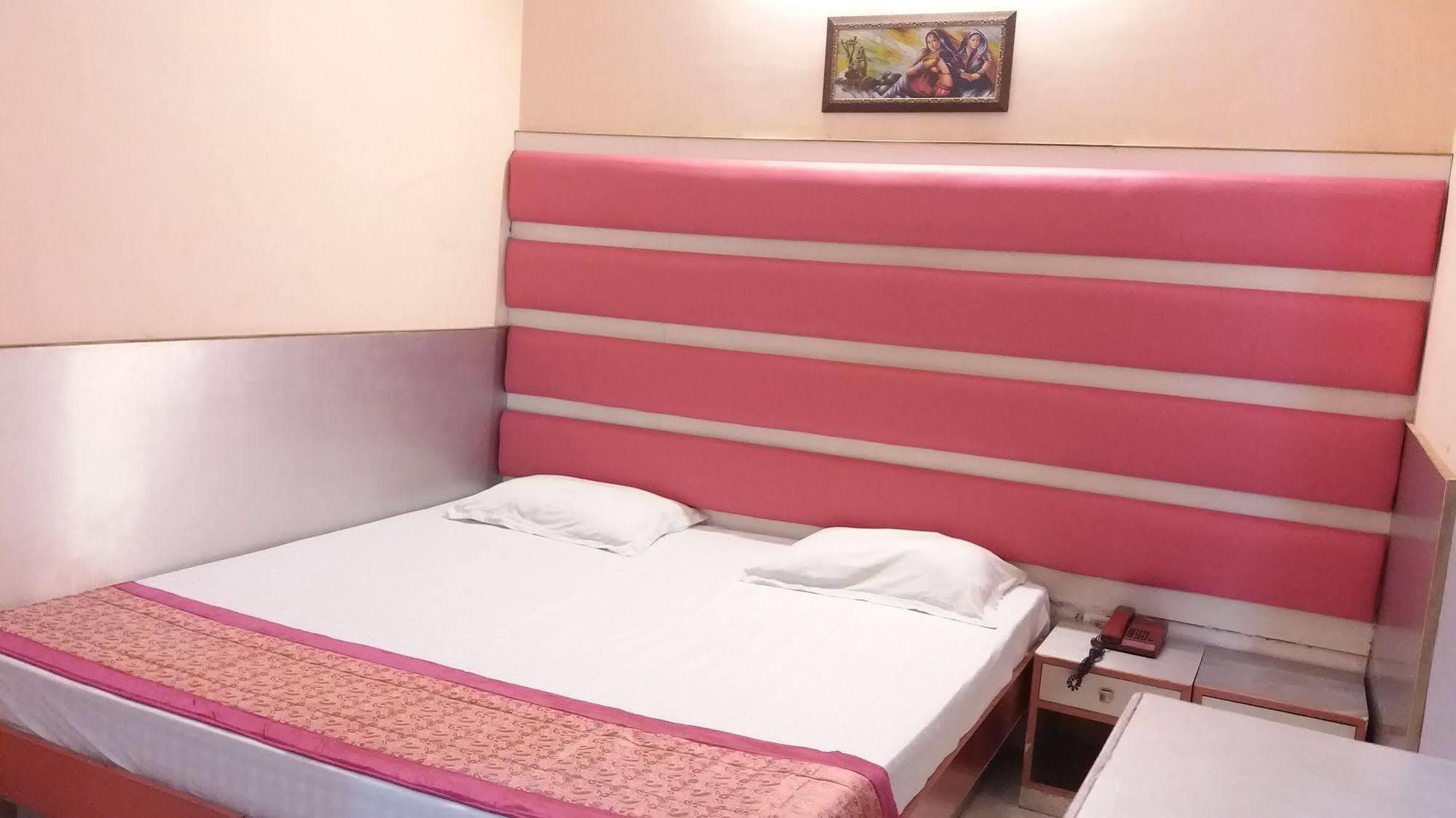 ניו דלהי Hotel Kwality מראה חיצוני תמונה